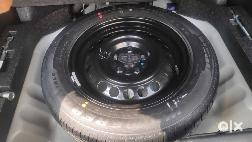 Maruti Suzuki Brezza 1.5 Zxi At Smart Hybrid, 2021, Petrol