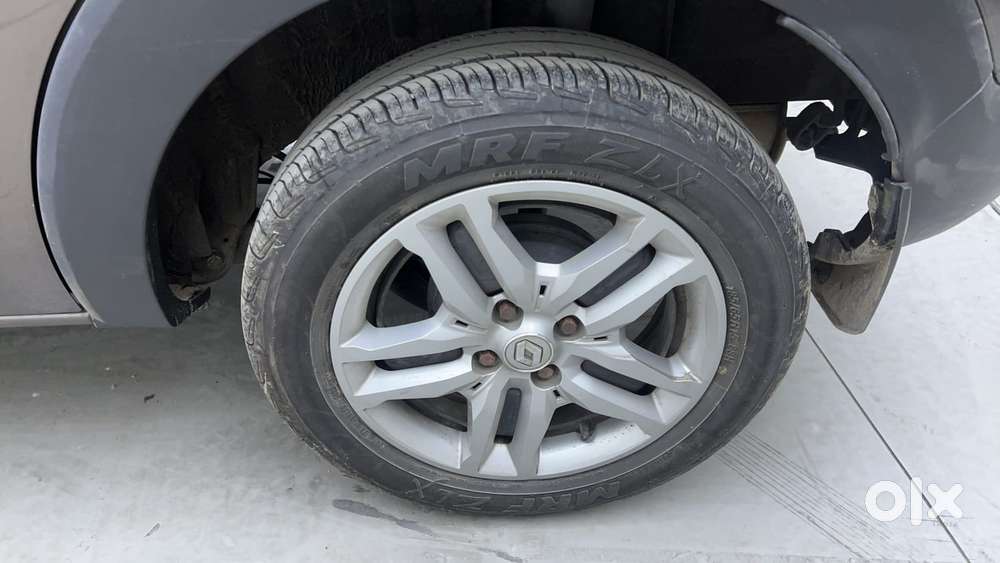 Renault Triber Rxz, 2022, Petrol