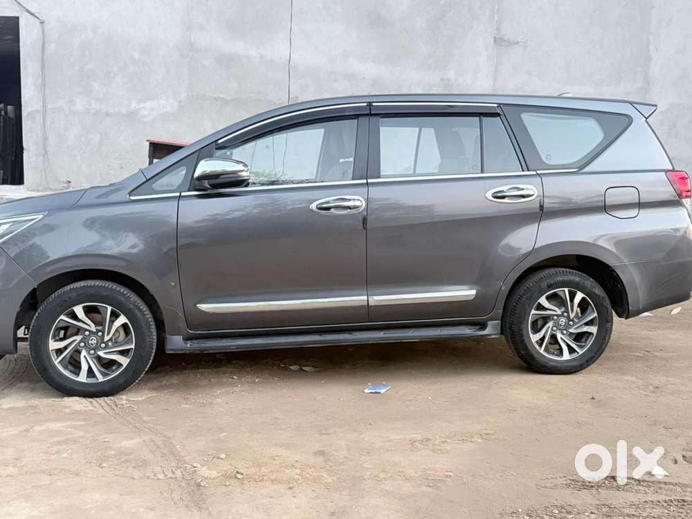 Toyota Innova Crysta 2022 Diesel Well Maintained