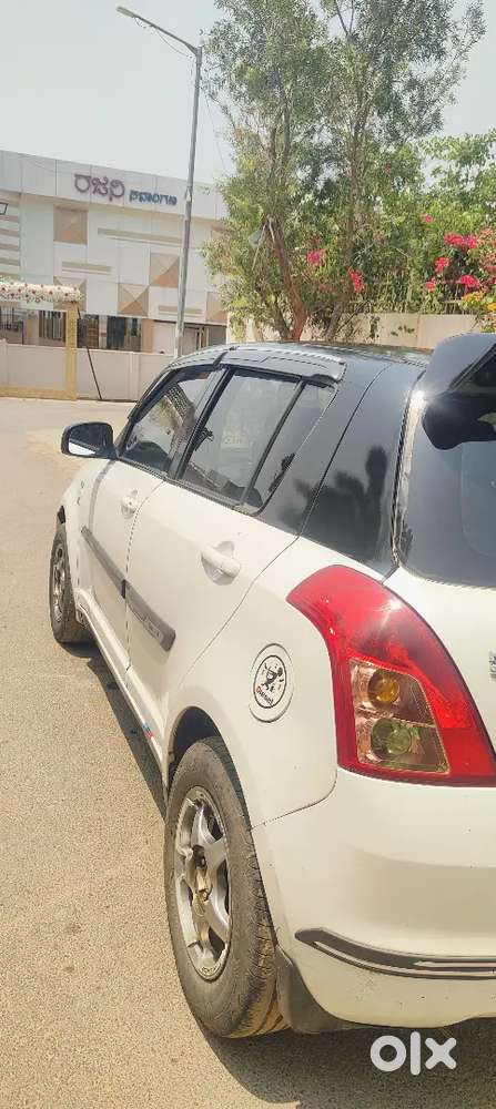 Maruti Suzuki Swift Abs 2010 Diesel 165000 Km Driven