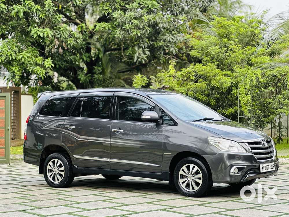 Toyota Innova 2.5 Z Diesel 7 Seater Bs Iv, 2015, Diesel