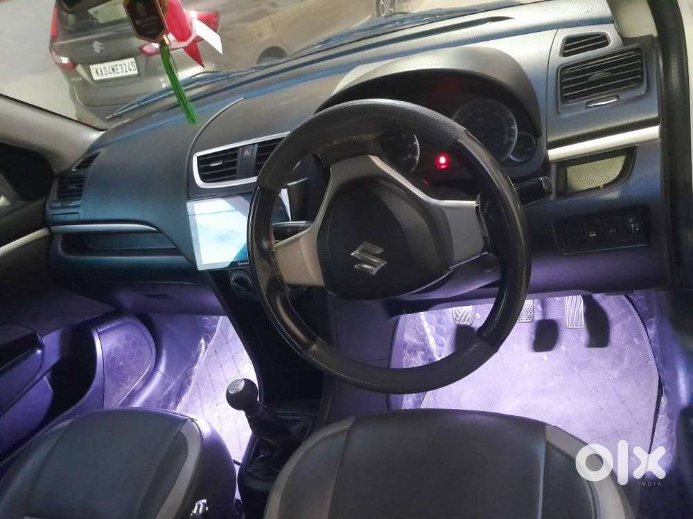Maruti Suzuki Swift Vxi + Manual, 2012, Petrol