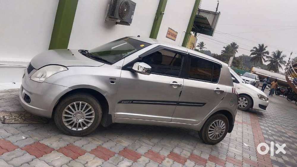 Maruti Suzuki Swift Lxi Optional-o, 2006, Petrol