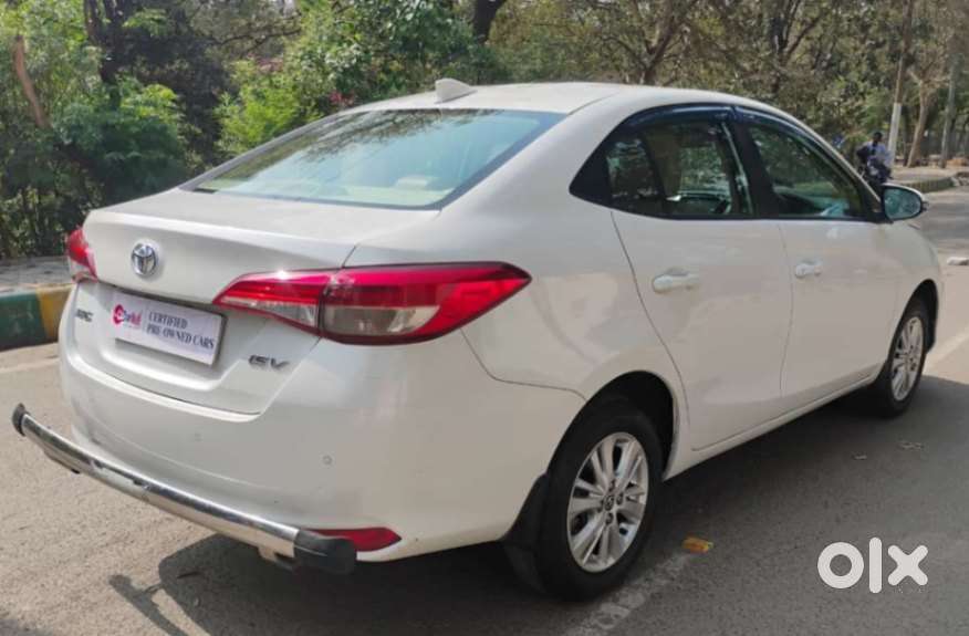 Toyota Yaris V Cvt, 2019, Petrol