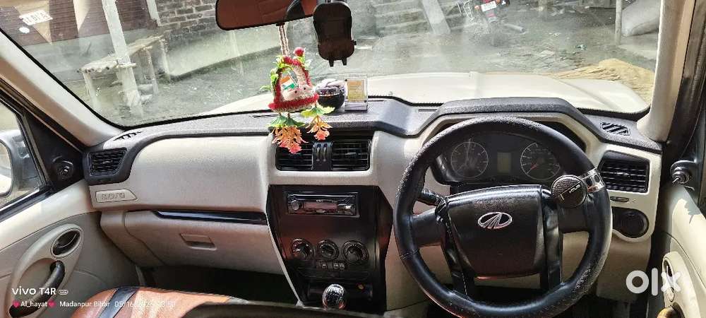 9 Seater Car And Genuine Km Drive With Service Record