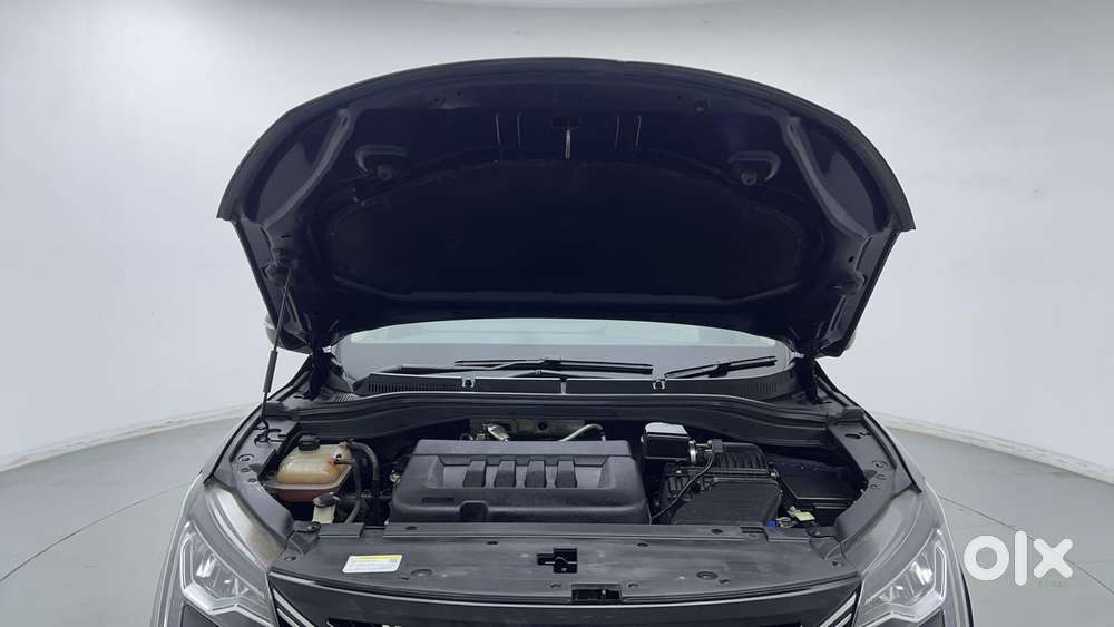 Mahindra Xuv700 2.2 Ax 5 Diesel At 7 Str, 2022, Diesel