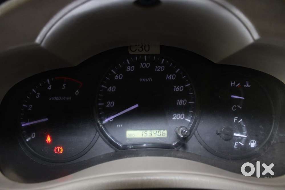 Toyota Innova 2.5 G (diesel) 8 Seater, 2012, Diesel