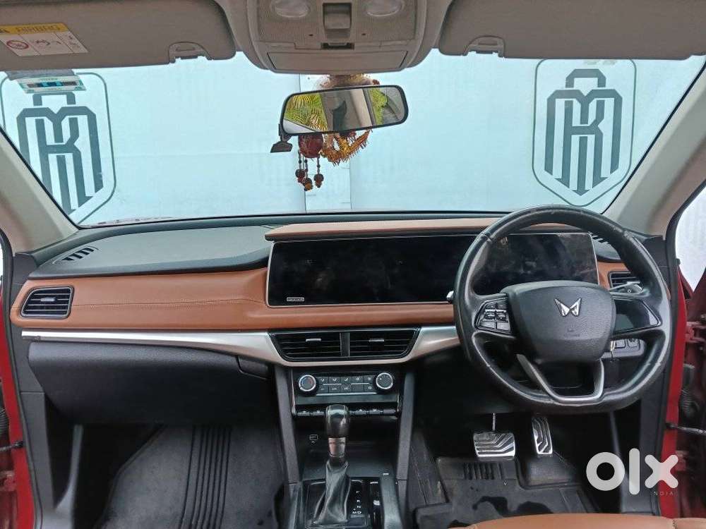 Mahindra Xuv700 2.0 Ax 5 Petrol At Str, 2022, Petrol