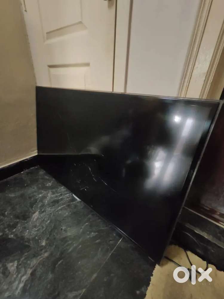 Samsung 46 inch 3D led tv screen damage