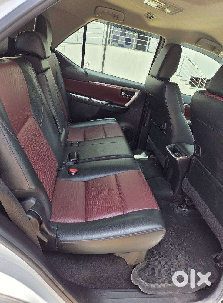 Toyota Fortuner Legender 4X2 AT 2.8, 2023, Diesel