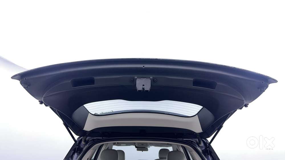 Mahindra Xuv700 2.0 Ax 7 Petrol At Luxury Pack Str, 2021, Petrol