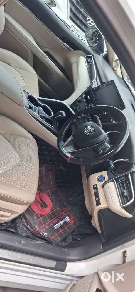 Toyota Camry Hybrid, 2023, Petrol