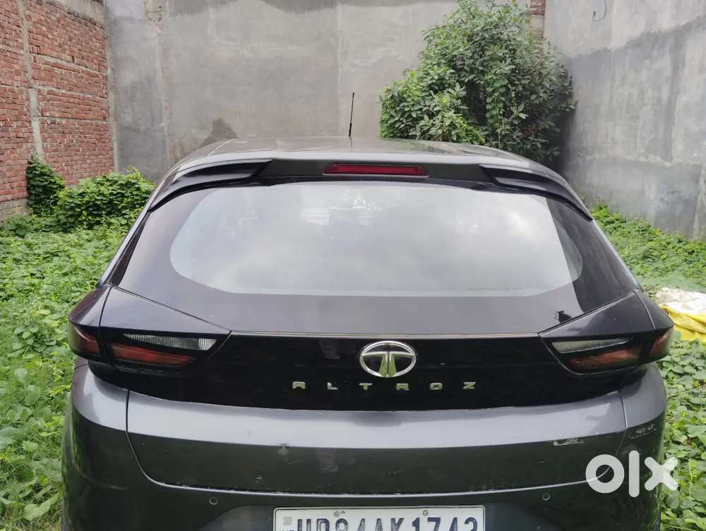 Tata Altroz 1.2 Xt 2022 Petrol Automatic