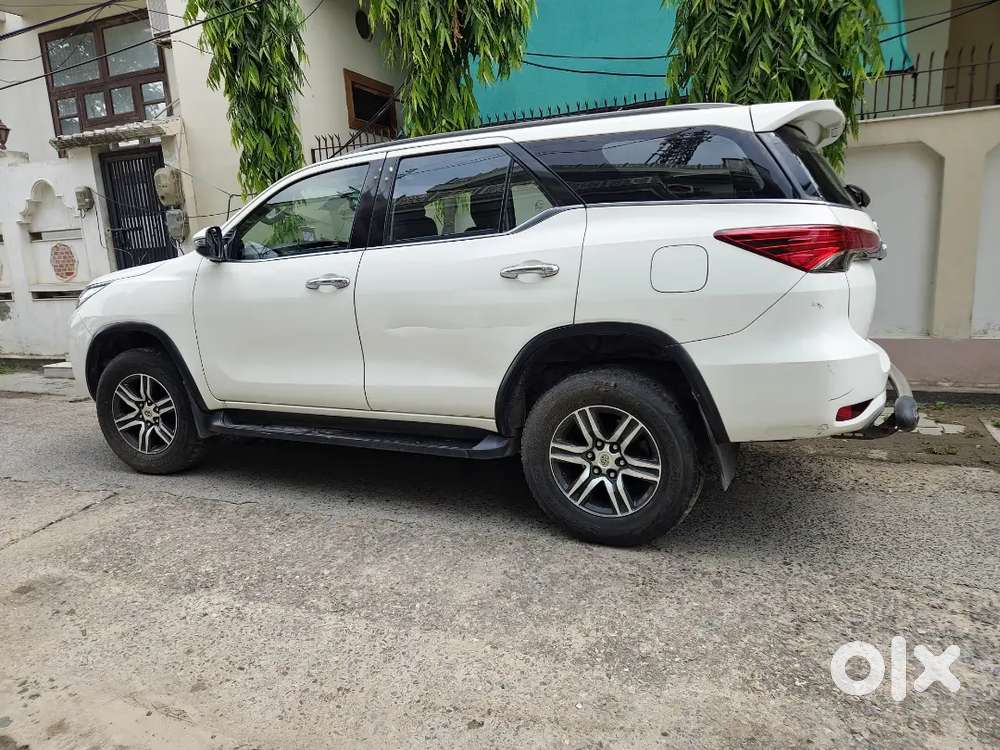 Showroom Condition Fortuner 4×2 Manual Dieswl