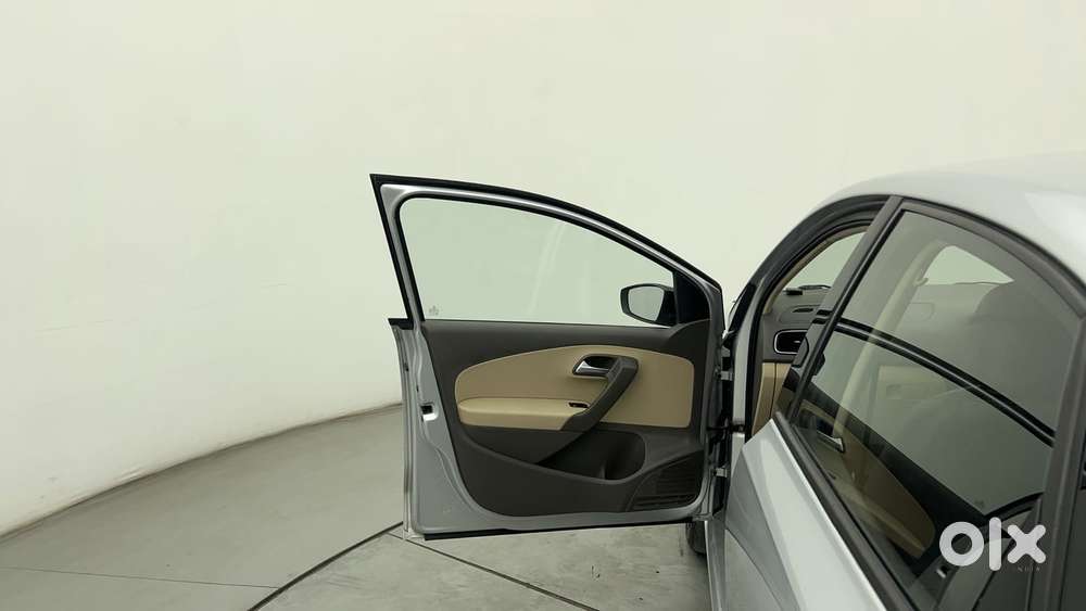 Volkswagen Vento 1.2 Tsi Highline At, 2017, Petrol