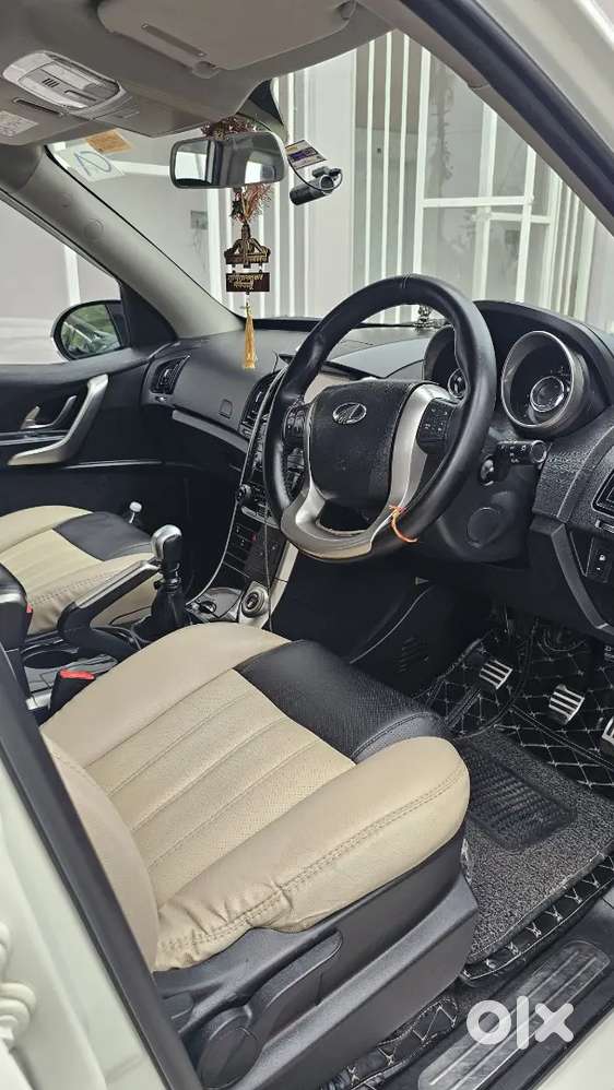 Mahindra Xuv500 W9 With Sunroof