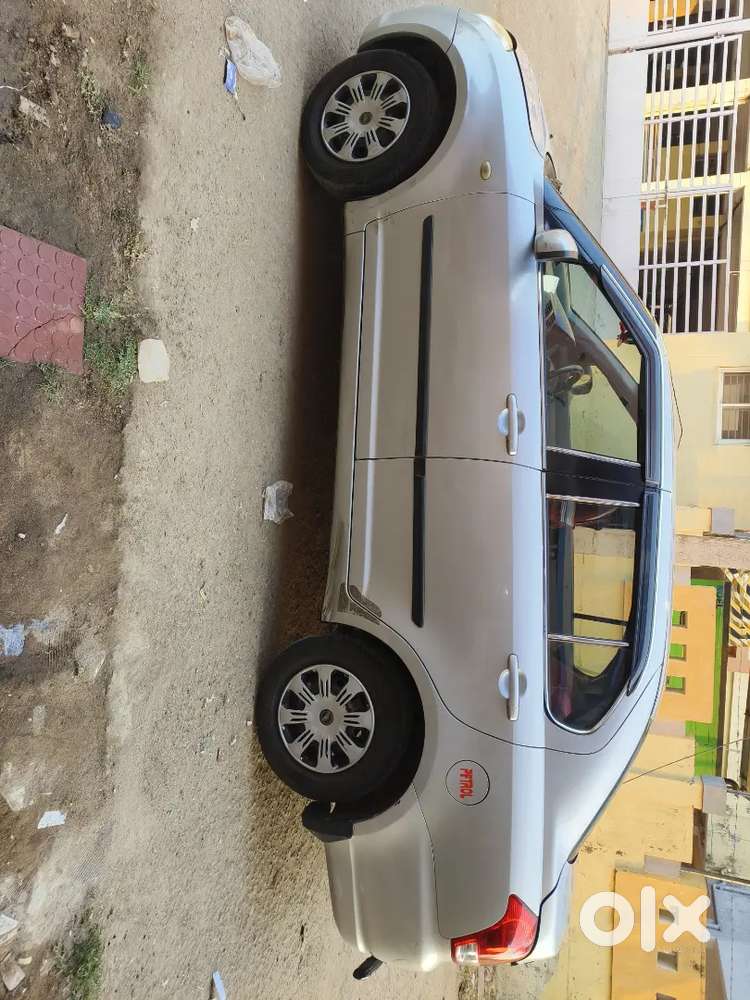 Maruti Suzuki Swift Dzire 2011