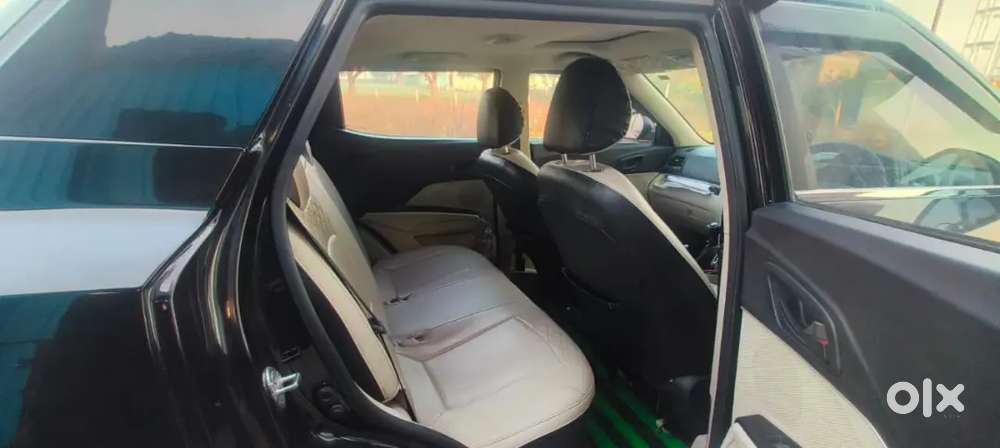 Ph-75054or36369 Xuv300-sunroof+badiya Condition+ek Hath Ki Chali Gadi