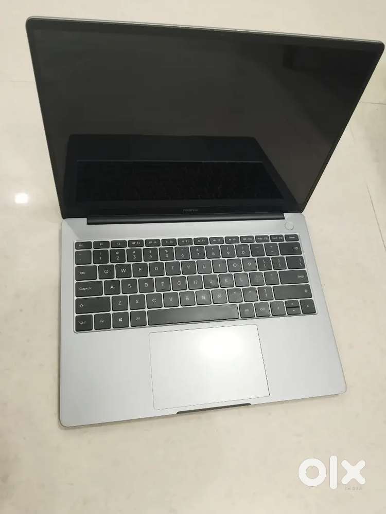 LAPTOP (realme)
