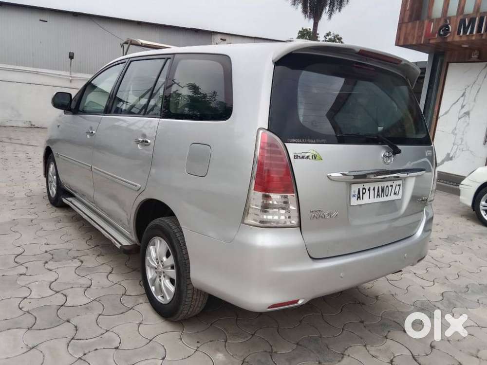 Toyota Innova 2.5 V 7 Str, 2011, Diesel