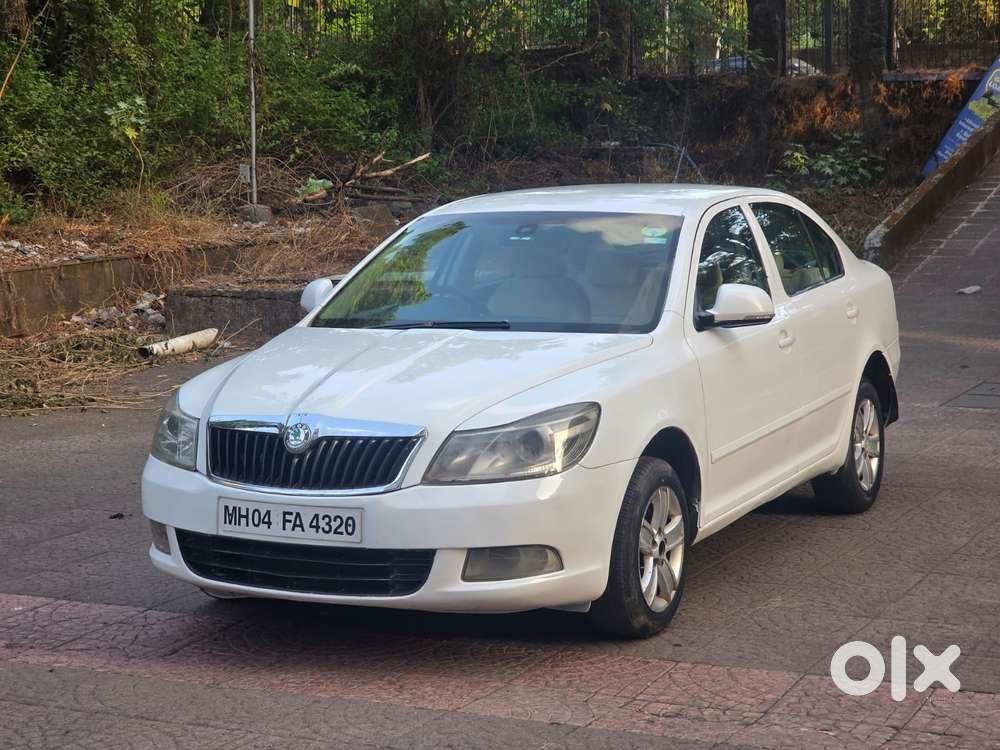 Skoda Laura Ambiente 2.0 Tdi Cr Manual, 2011, Diesel
