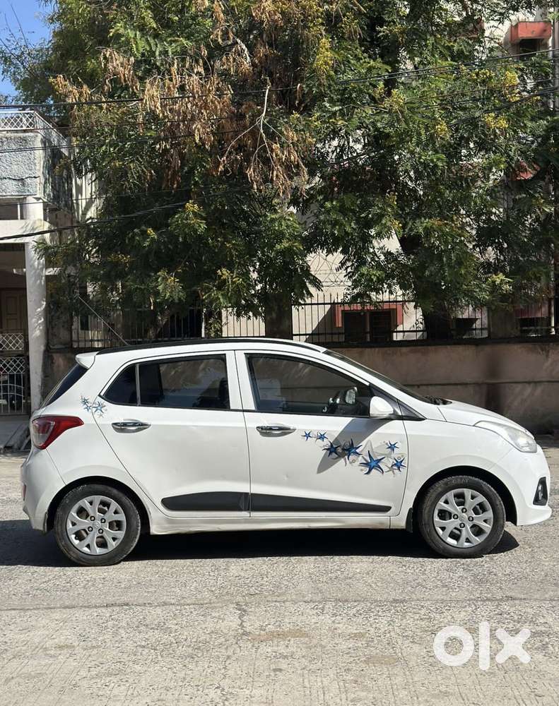 Hyundai Grand I10 1.2 Kappa Sportz Option, 2016, Cng & Hybrids