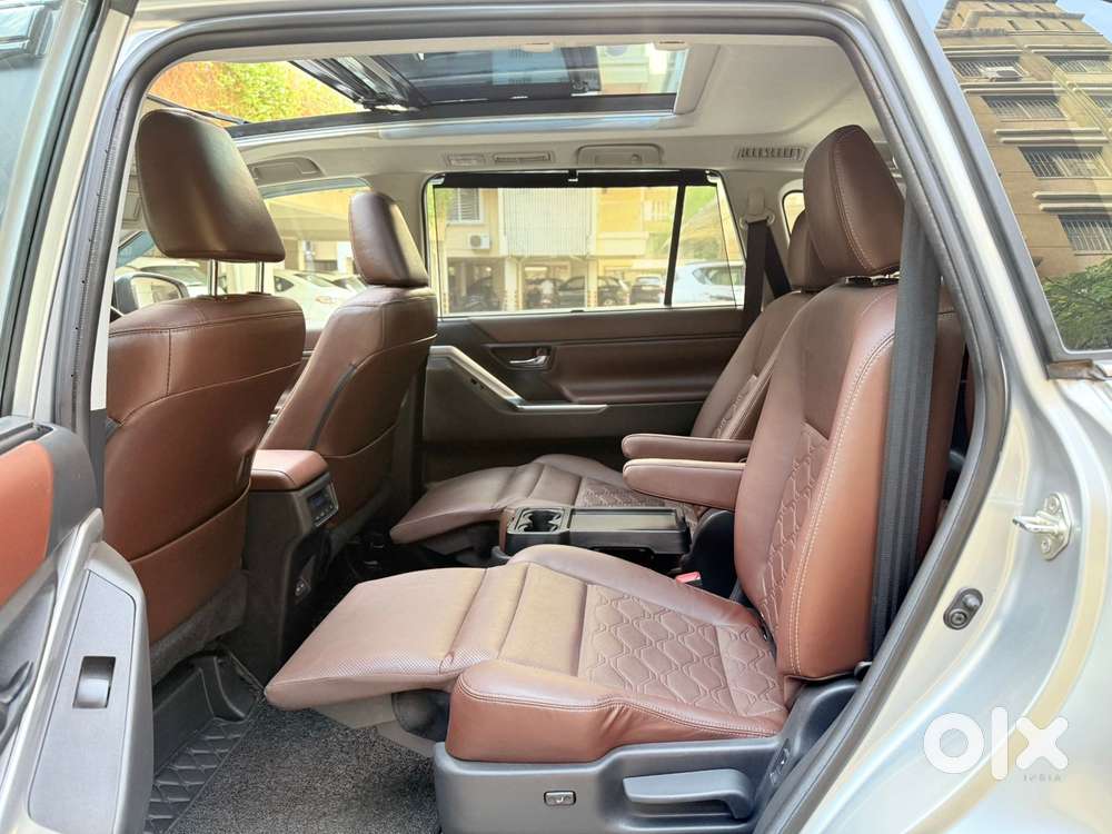 Toyota Innova Hycross 2.0 Zx (o) Hybrid 7 Str, 2024, Petrol