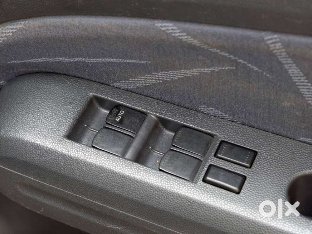 Maruti Suzuki Ritz Vxi, 2010, Petrol