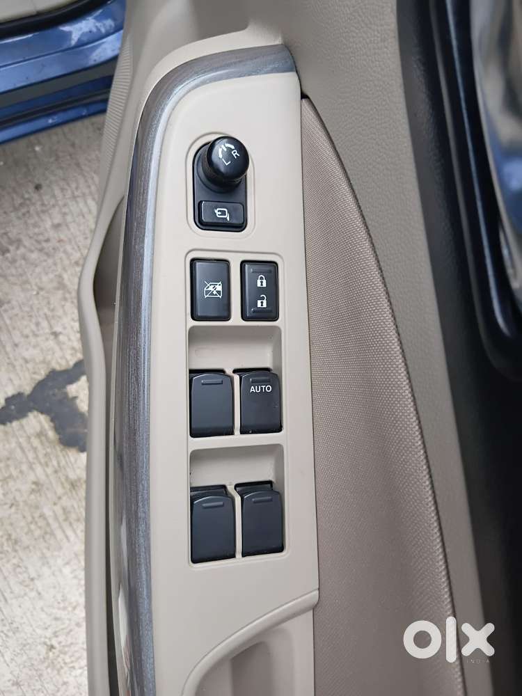 Maruti Suzuki Dzire 1.2 Zxi Amt, 2022, Petrol