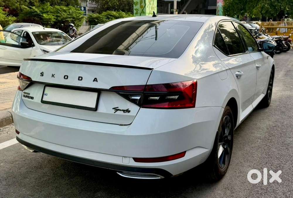 Skoda Superb Petrol 2021