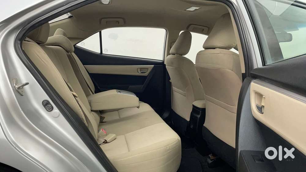Toyota Corolla Altis G At, 2015, Petrol