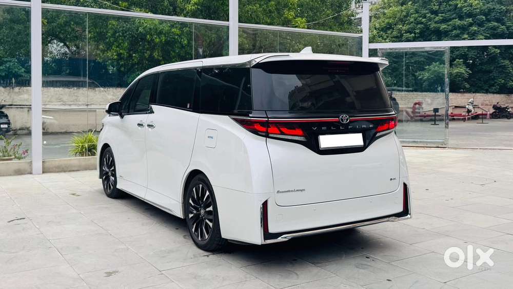 Toyota Vellfire Vip – Executive Lounge, 2024, Petrol