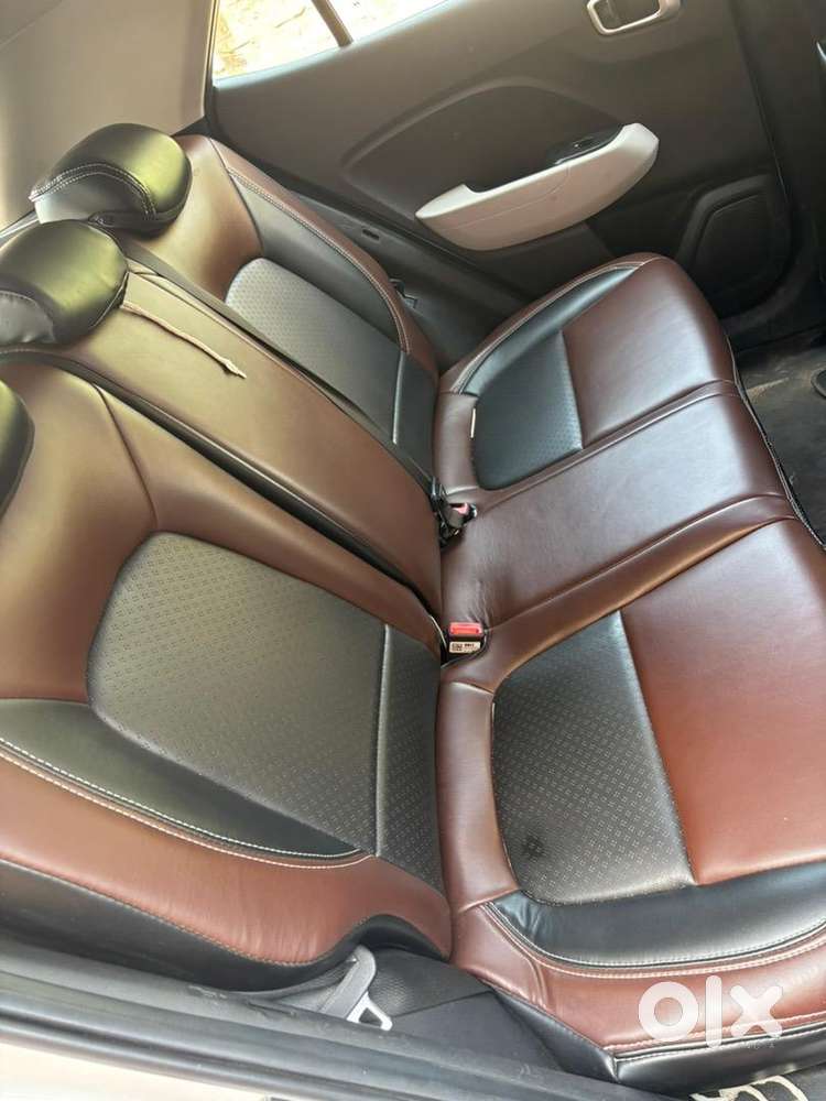 Hyundai Venue 2024 Petrol 14000 Km Driven