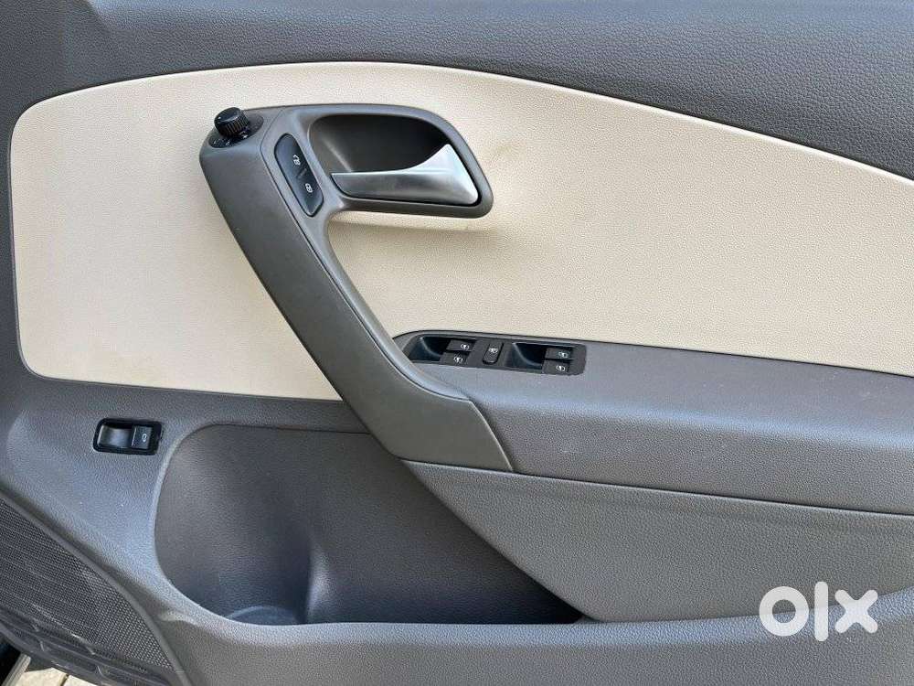 Volkswagen Vento 1.6 Comfortline, 2014, Petrol