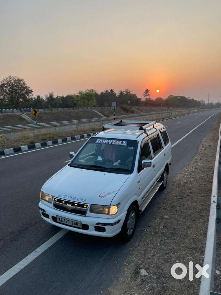 Chevorlet Tavera Neo 2 White