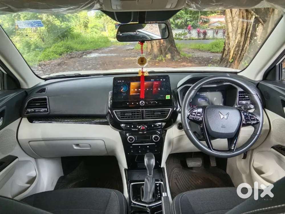 Mahindra Xuv 3xo Ax5 Petrol At 2025