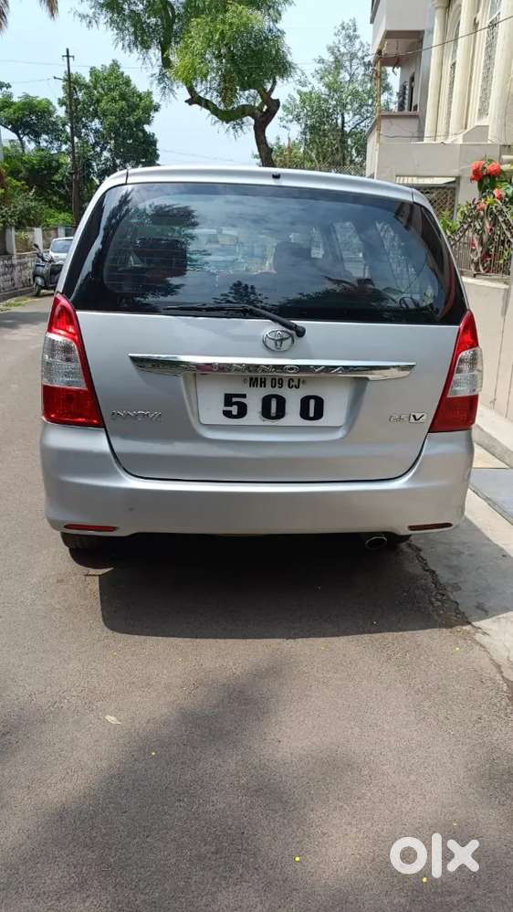 Toyota Innova 2012