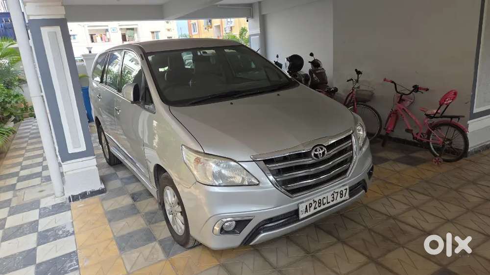 Toyota Innova 2014