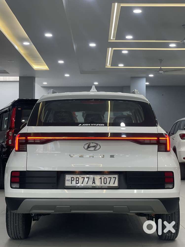 Hyundai Venue S (o) 1.2 Petrol Knight Edition, 2024, Petrol