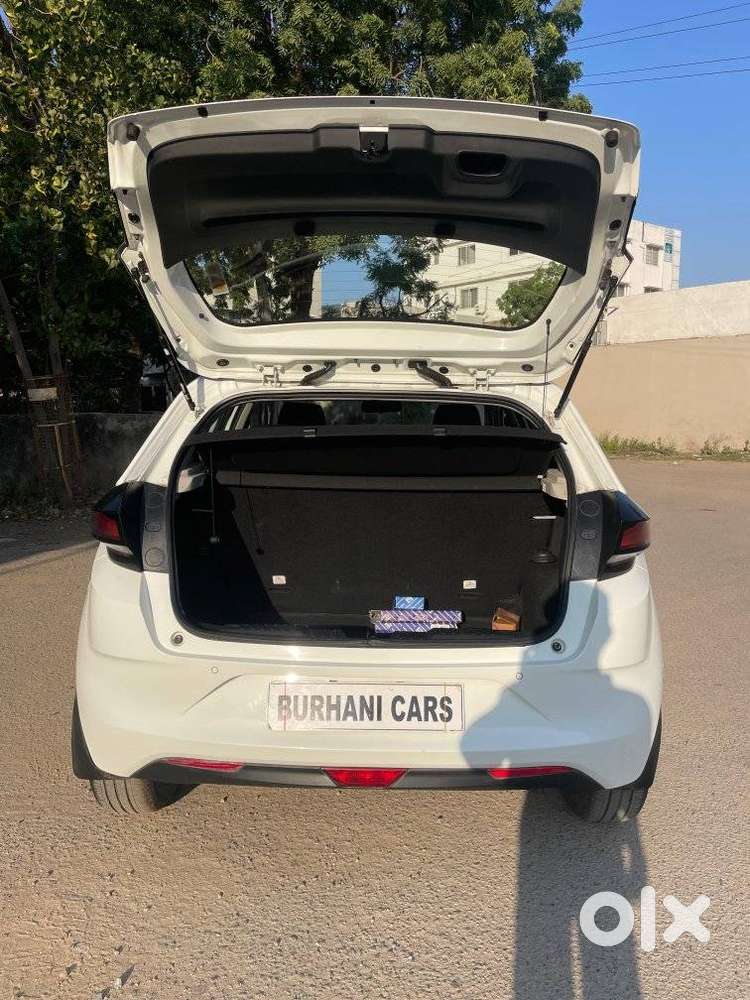 Tata Altroz 1.2 Xz Plus Rtn Dct, 2023, Petrol