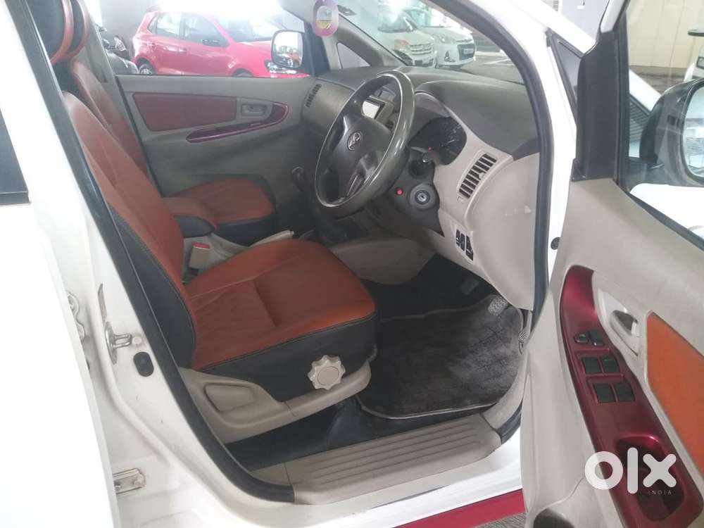 Toyota Innova 2.5 G (diesel) 8 Seater, 2014, Diesel