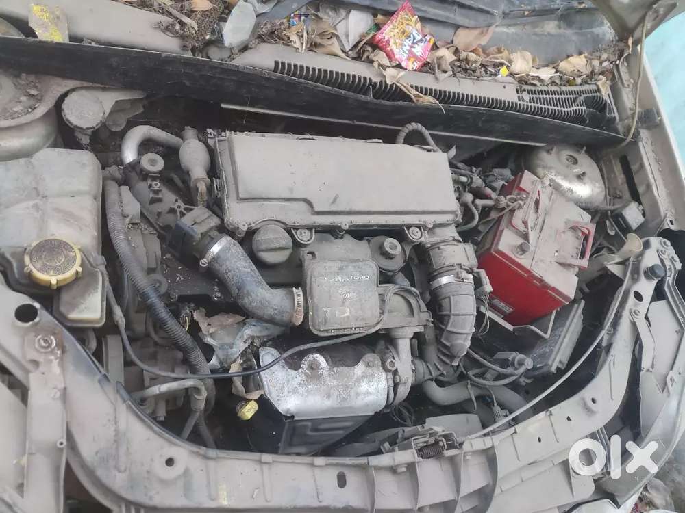 हर तरह की गाड़ी For Whel कबाड़ में ली जाती हैं बेचने के लिए सम्पर्क करें