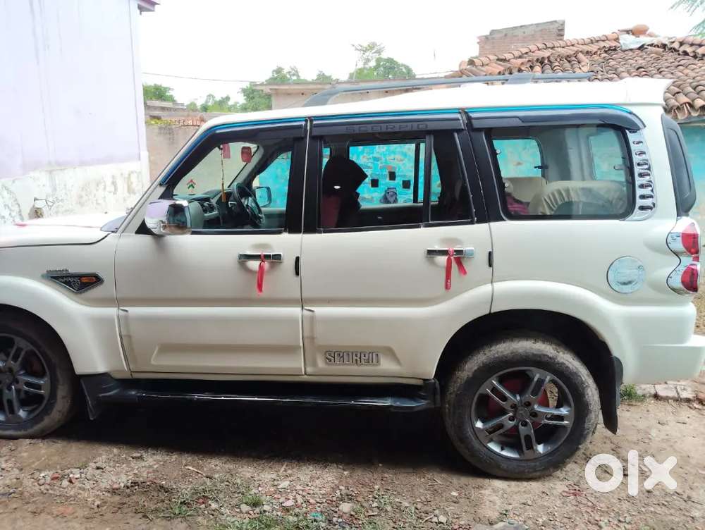Mahindra Scorpio S6+ 2015 Diesel Manual