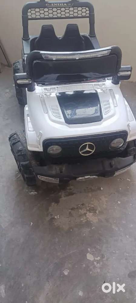 Bacchon Ki Toy Kar Hai Chalane Wali Electronic