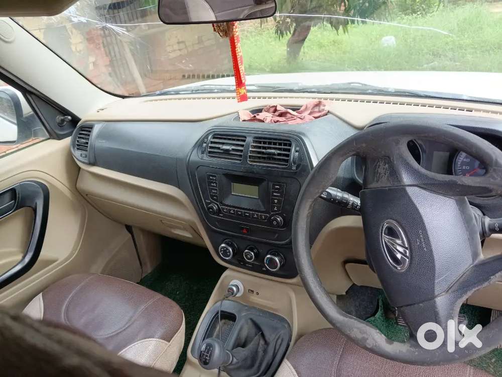 Mahindra Tuv 300 2018
