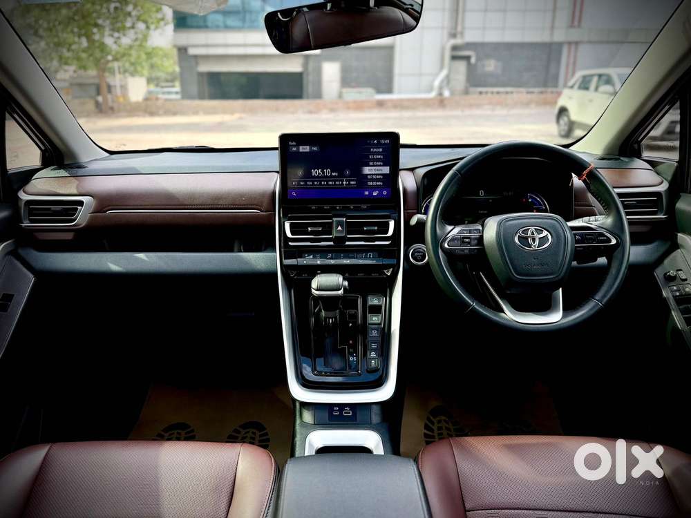 Toyota Innova Hycross 2.0 Vx (o) Hybrid 8 Str, 2025, Petrol