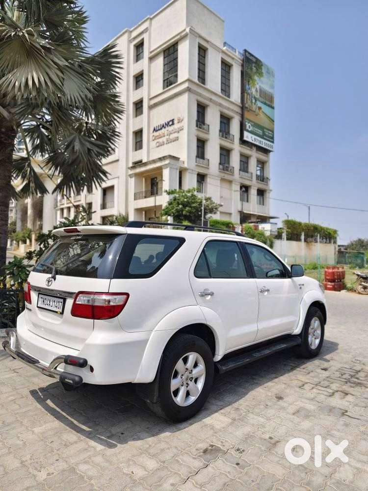 Toyota Fortuner 3.0 4x4 Manual, 2011, Diesel