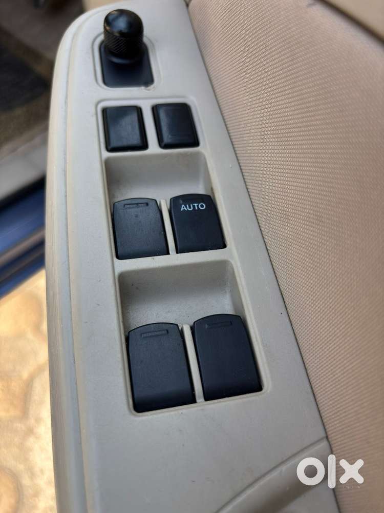 Maruti Suzuki Swift Dzire Vxi Optional, 2018, Petrol