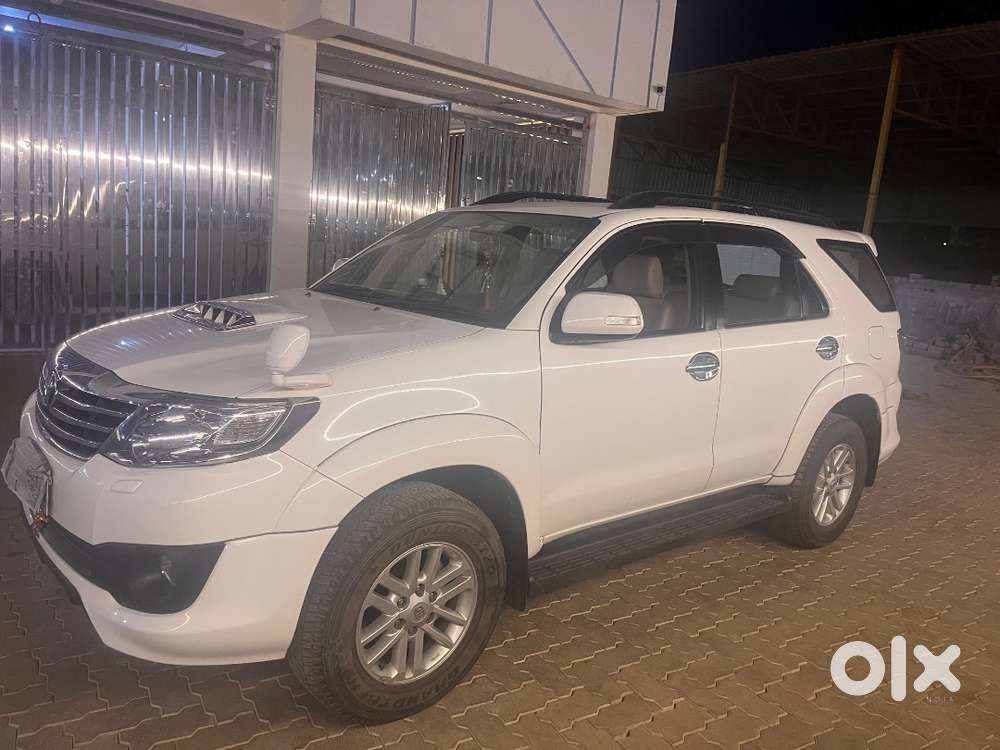 Toyota Fortuner 3.0 Sportivo 4x2 At  1st Owner  Excellent Condition