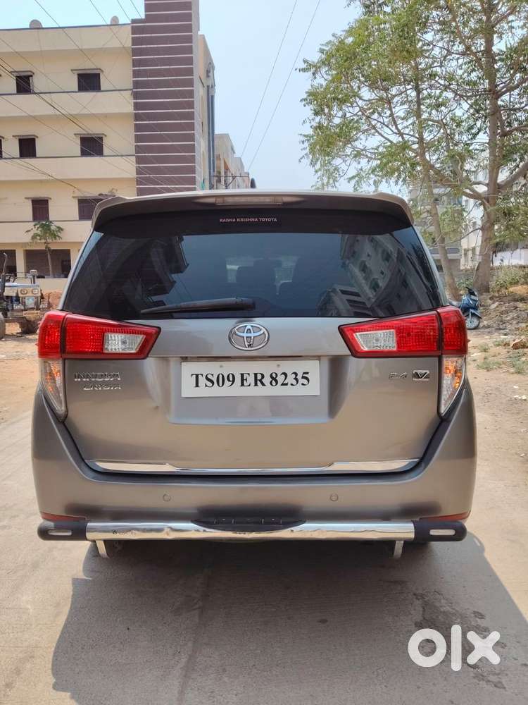 Toyota Innova Crysta 2.4 V, 2016, Diesel